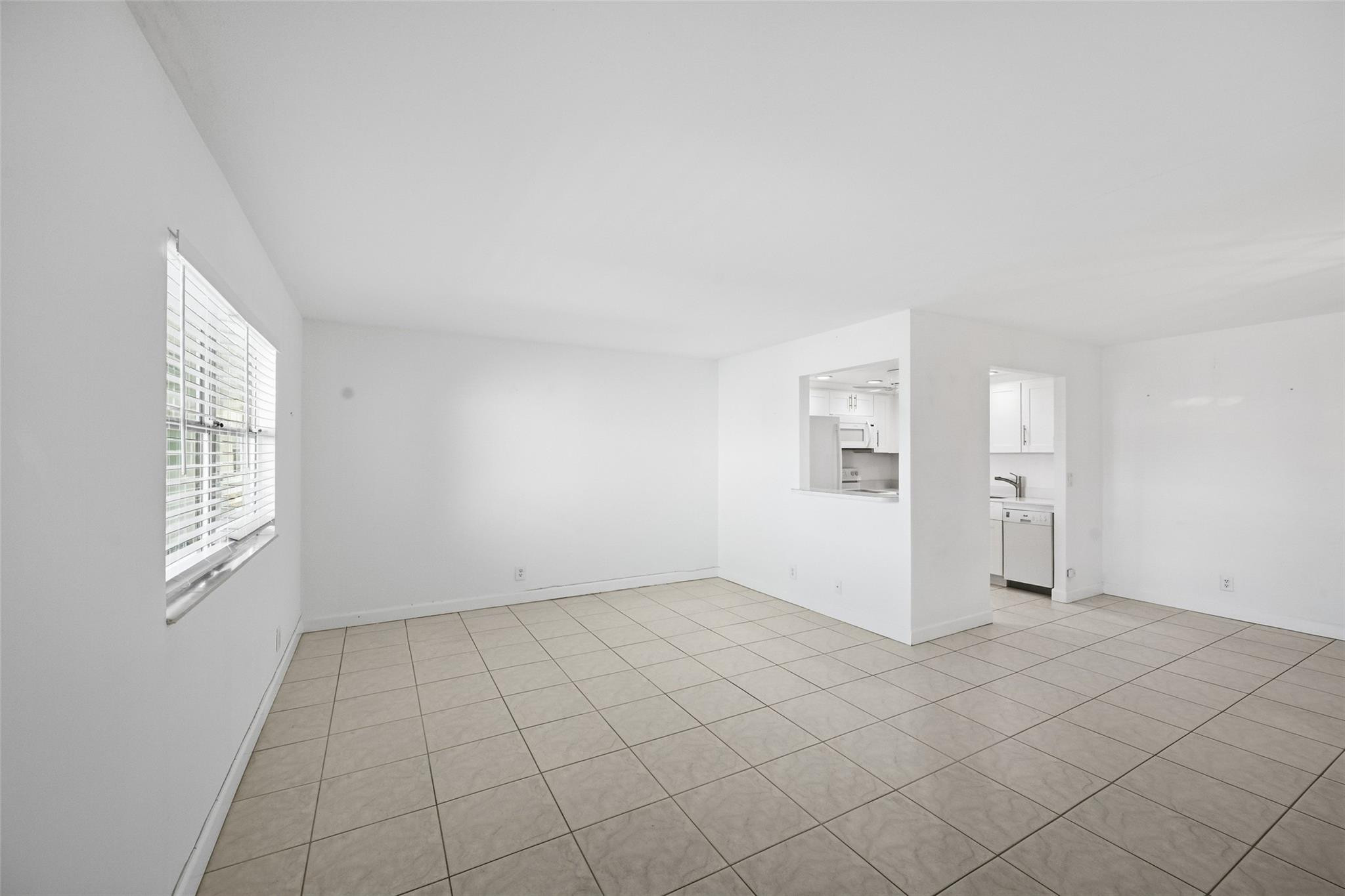 451 Monaco J, Unit J Delray Beach, FL 33446 - Photo 5 of 22 Photo 5