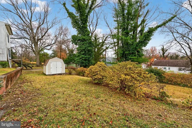 a view of a outdoor space