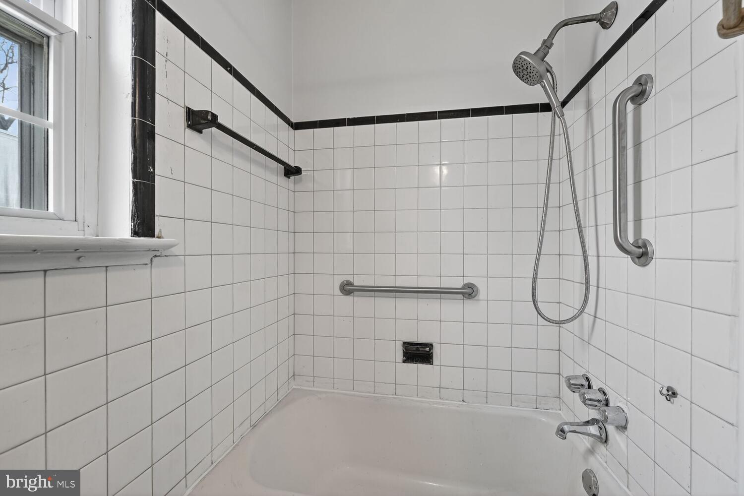 3701 Camden Street Southeast Washington, DC 20020 - Photo 9 of 33 a bathroom with a shower