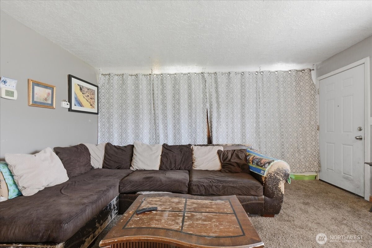 3287 Olive Way Longview, WA 98632 - Photo 5 of 24