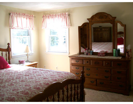 6 Bourne Road Easton, MA 02356 - Photo 11 of 18 Gallery Image 11
