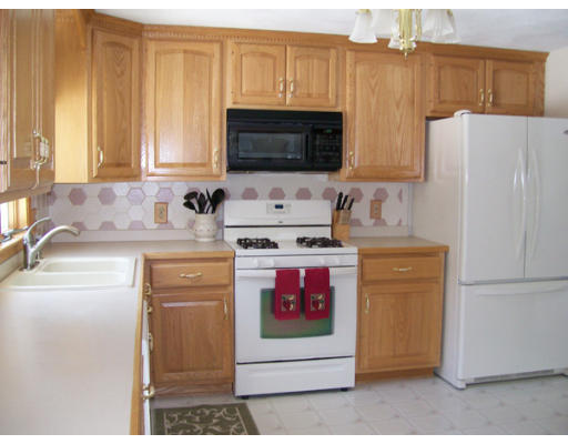 6 Bourne Road Easton, MA 02356 - Photo 4 of 18 Gallery Image 4