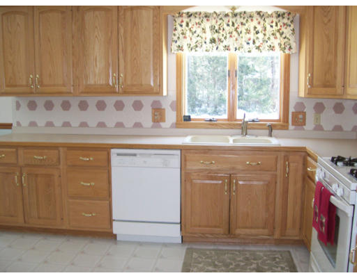 6 Bourne Road Easton, MA 02356 - Photo 5 of 18 Gallery Image 5