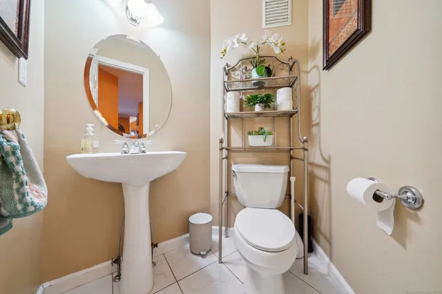 $969,000 | 4 Frank Street, Norwalk, CT 06851