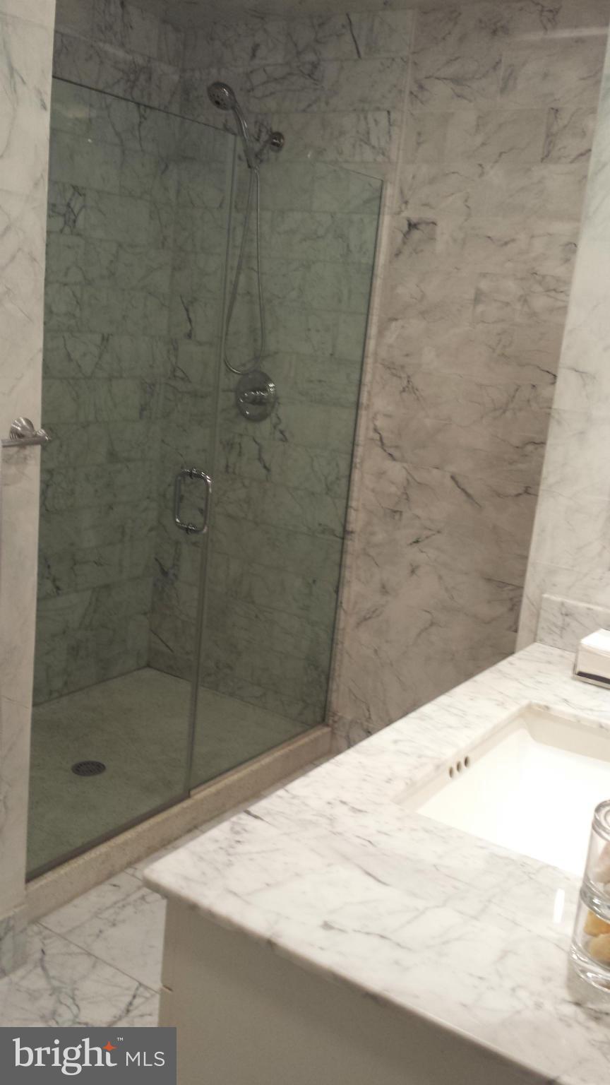 2425 L Street Northwest, Unit 211 Washington, DC 20037 - Photo 3 of 8 Bath (Master)