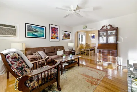 $799,000 | 2545 Sycamore Avenue, Wantagh, NY 11793
