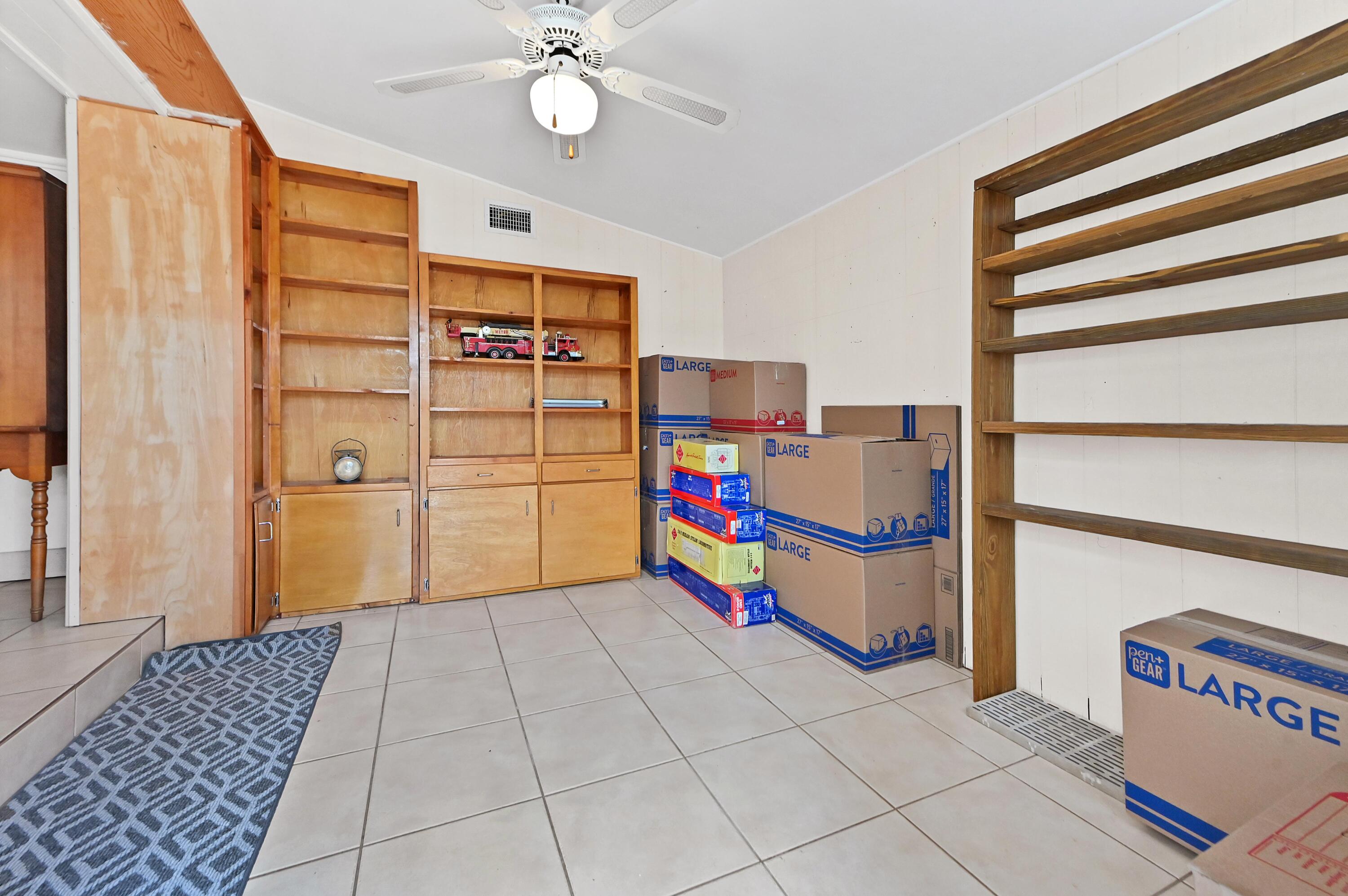 3892 Nowata Road Lake Worth, FL 33462 - Photo 4 of 30 04