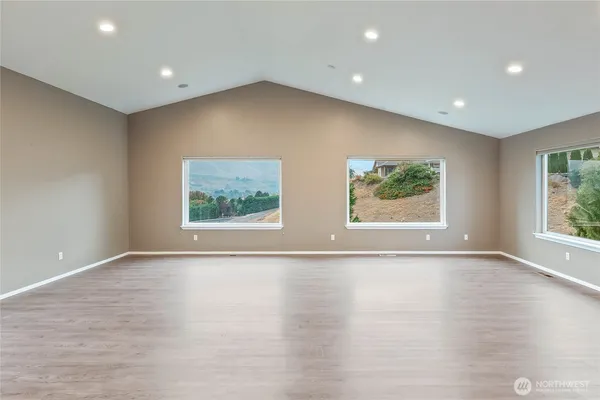 $725,900 | 2840 Akamai Way, East Wenatchee, WA 98802