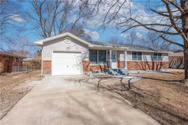 $279,900 | 2404 Albert Lee Avenue, Sedalia, MO 65301