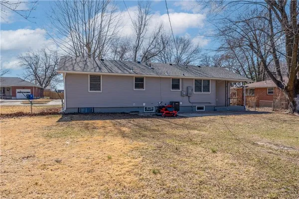 $274,900 | 2404 Albert Lee Avenue, Sedalia, MO 65301