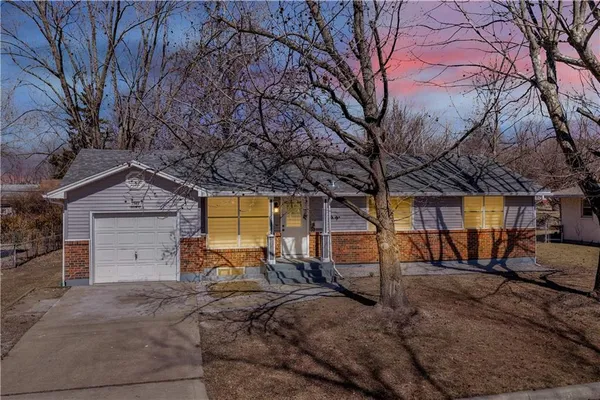 $274,900 | 2404 Albert Lee Avenue, Sedalia, MO 65301