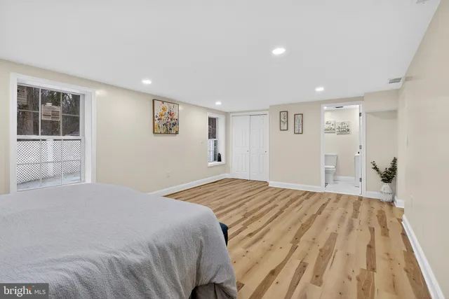 $450,000 | 4 Lower Greenbriar Road, Wilmington, DE 19810