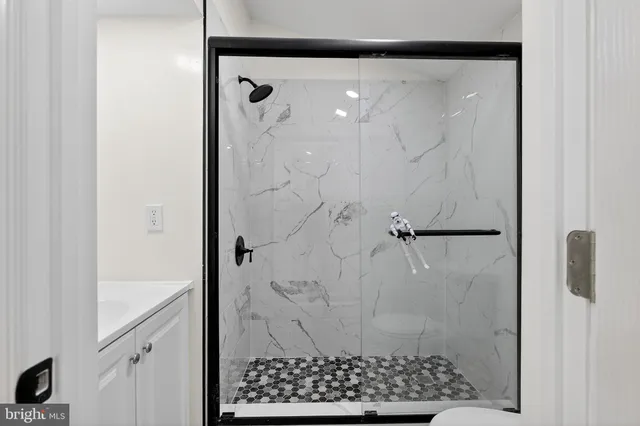 $450,000 | 4 Lower Greenbriar Road, Wilmington, DE 19810