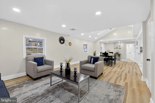 $450,000 | 4 Lower Greenbriar Road, Wilmington, DE 19810