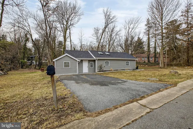 $450,000 | 4 Lower Greenbriar Road, Wilmington, DE 19810