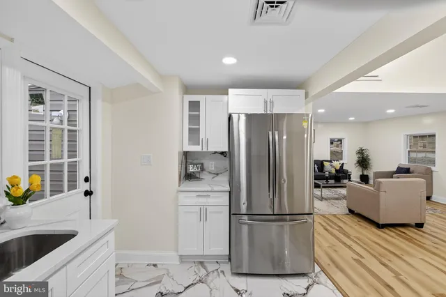 $450,000 | 4 Lower Greenbriar Road, Wilmington, DE 19810