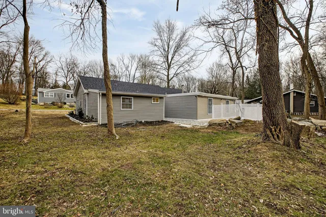 $450,000 | 4 Lower Greenbriar Road, Wilmington, DE 19810