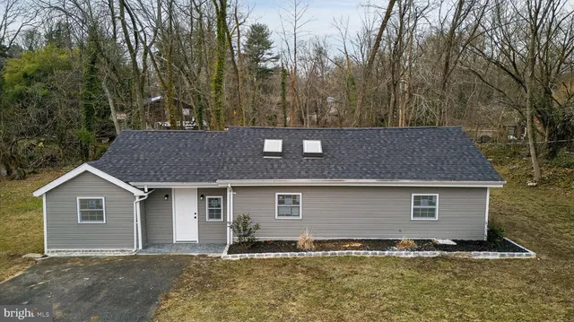 $450,000 | 4 Lower Greenbriar Road, Wilmington, DE 19810