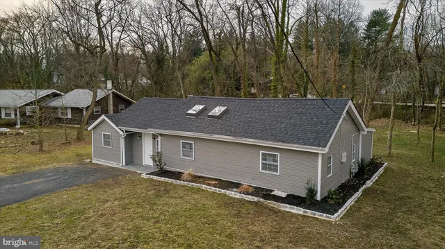 $450,000 | 4 Lower Greenbriar Road, Wilmington, DE 19810