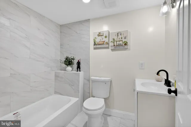 $450,000 | 4 Lower Greenbriar Road, Wilmington, DE 19810