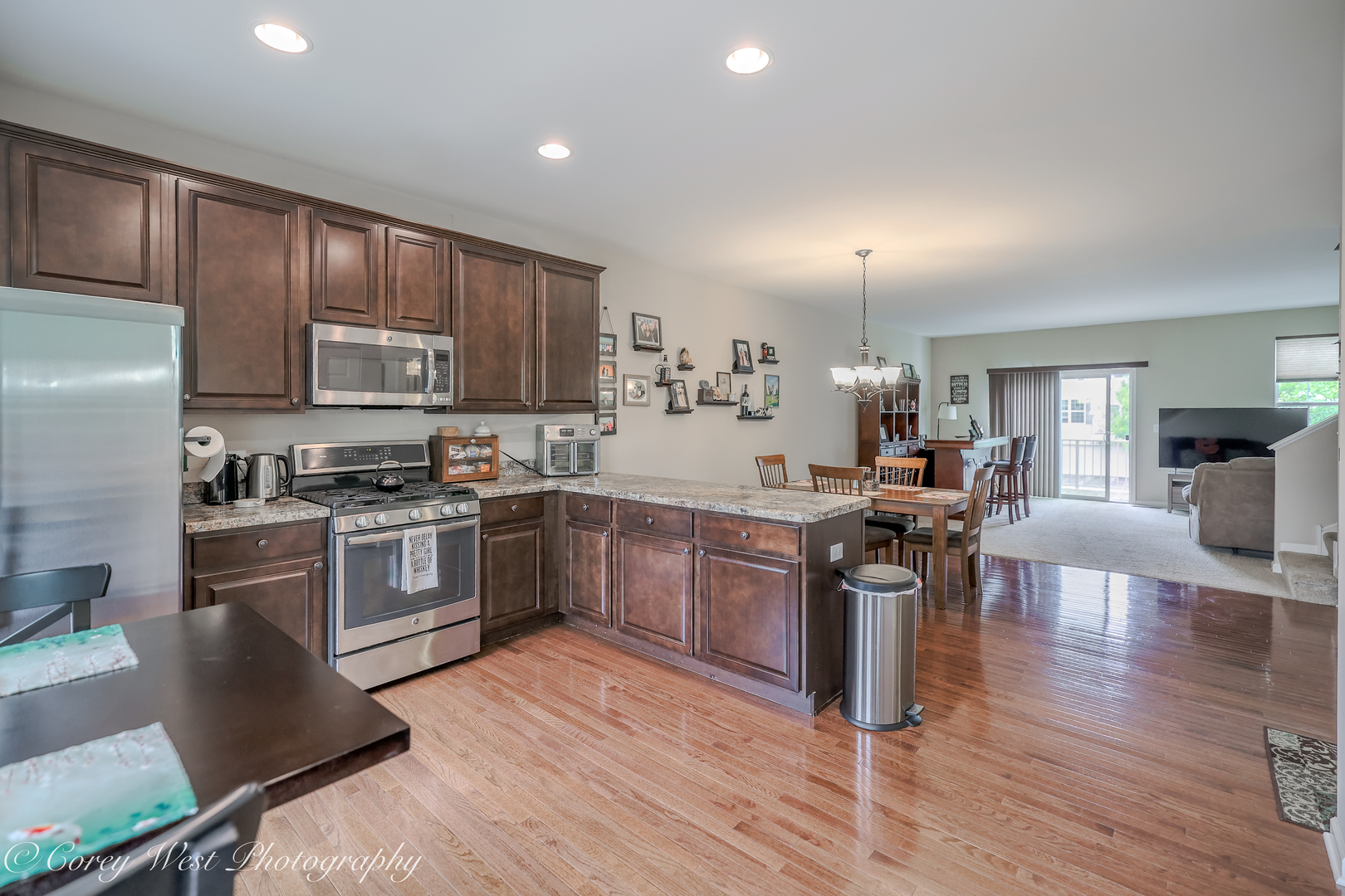 4062 Pompton Avenue Elgin, IL 60124 - Photo 11 of 41
