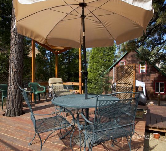 25460 Rimrock Road Idyllwild, CA 92549 - Photo 12 of 50 Outside dining at it's finest