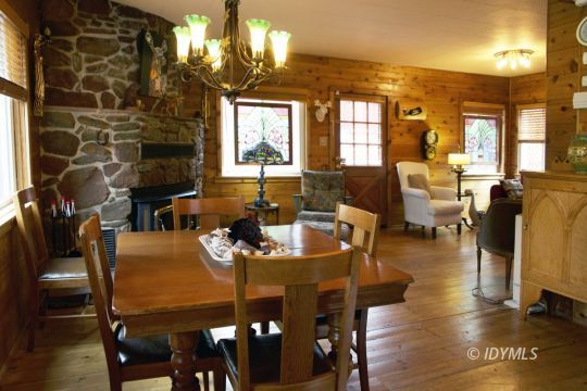 25460 Rimrock Road Idyllwild, CA 92549 - Photo 24 of 50 Dining and living room