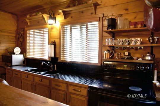 25460 Rimrock Road Idyllwild, CA 92549 - Photo 29 of 50 Charming kitchen