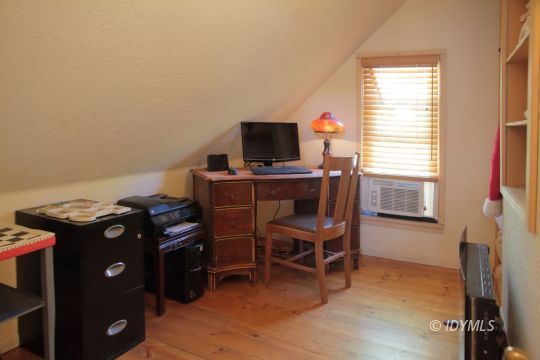 25460 Rimrock Road Idyllwild, CA 92549 - Photo 36 of 50 Office nook or extra sleeping area