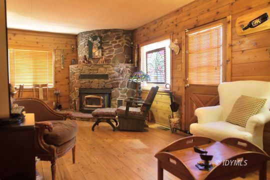 25460 Rimrock Road Idyllwild, CA 92549 - Photo 5 of 50 Living room