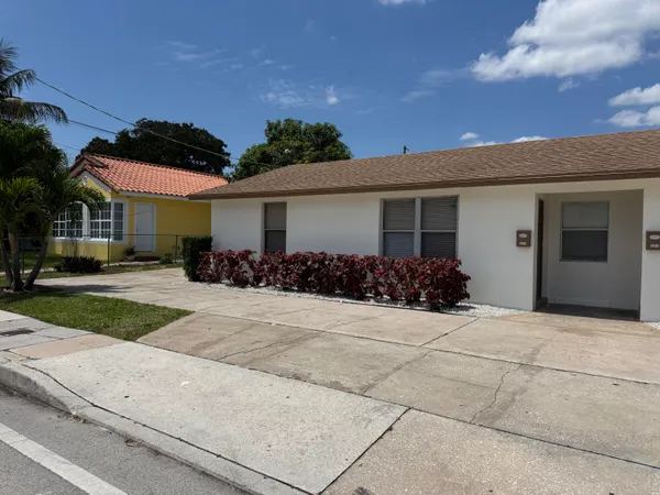 $2,500 | 6801 Georgia Avenue, Unit 2, West Palm Beach, FL 33405