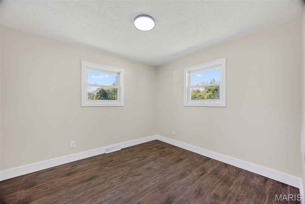 1432 Ronald Road Lebanon, MO 65536 - Photo 16 of 35