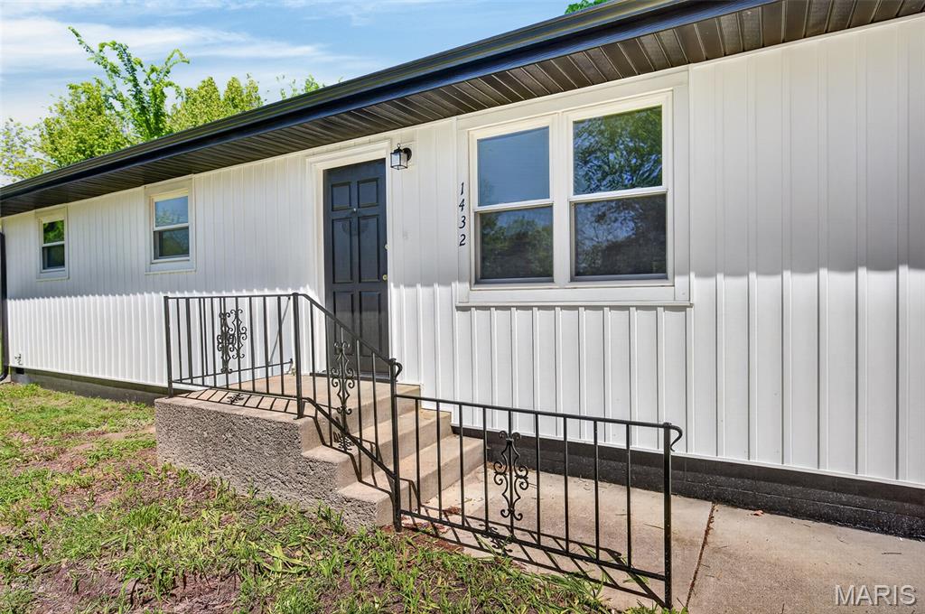 1432 Ronald Road Lebanon, MO 65536 - Photo 2 of 35