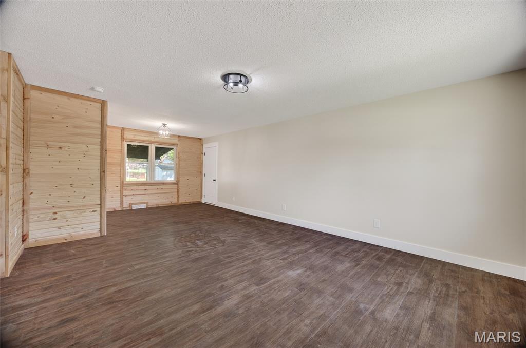 1432 Ronald Road Lebanon, MO 65536 - Photo 6 of 35