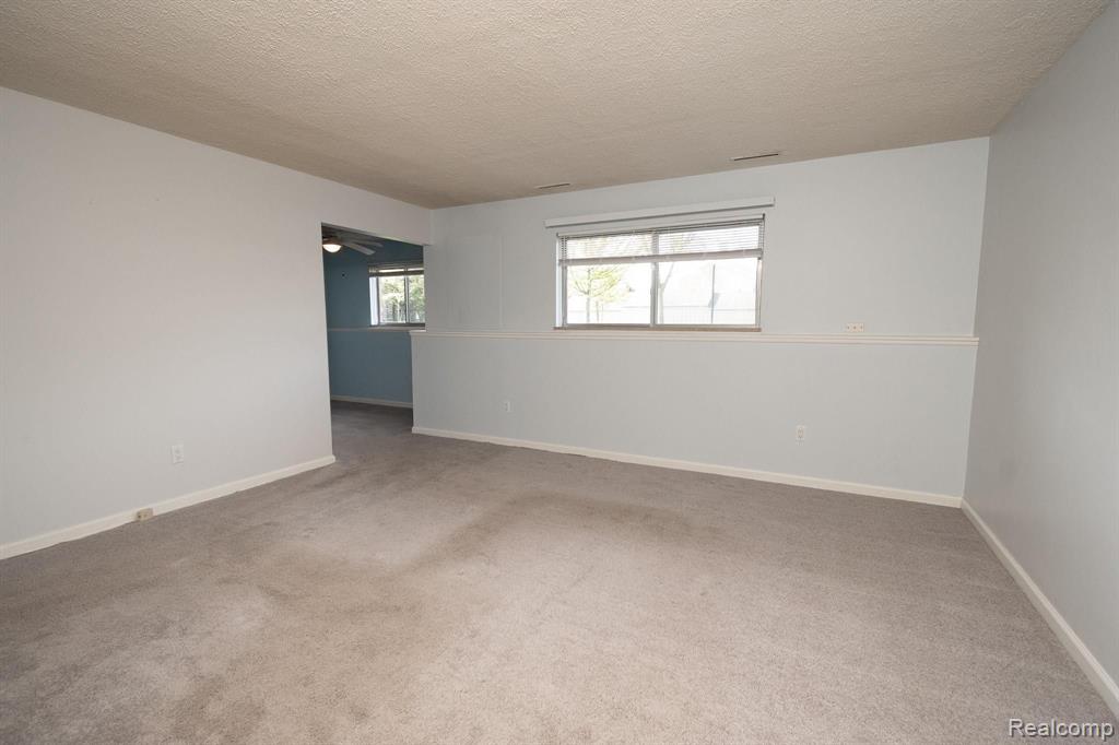 409 West Highland Road, Unit B1 Howell, MI 48843 - Photo 8 of 26