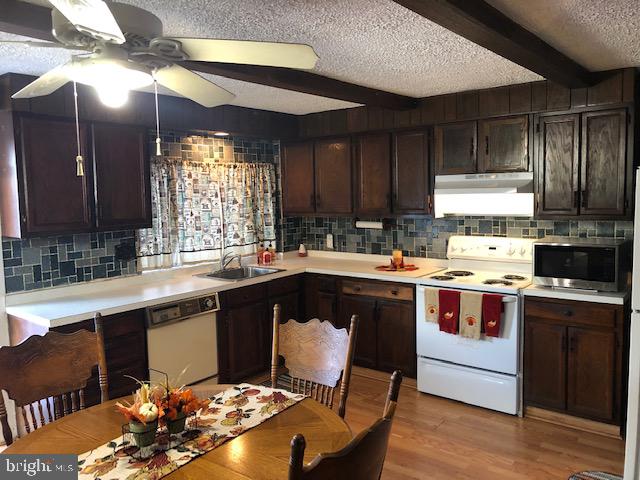 728 Bethnal Road Baltimore, MD 21229 - Photo 11 of 40 Super Large Kitchen w Table Space!