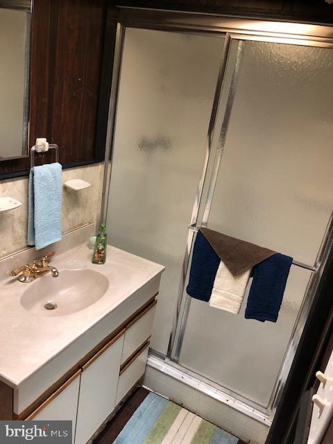 728 Bethnal Road Baltimore, MD 21229 - Photo 23 of 40 Lower level bath w Shower