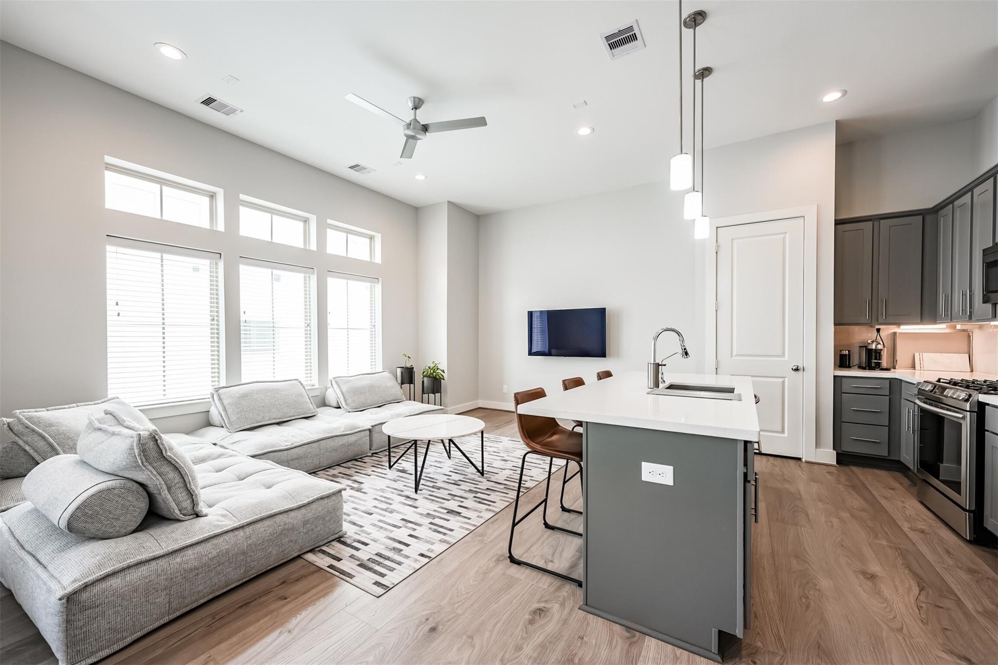 5209 Allen Street, Unit F Houston, TX 77007 - Photo 23 of 40