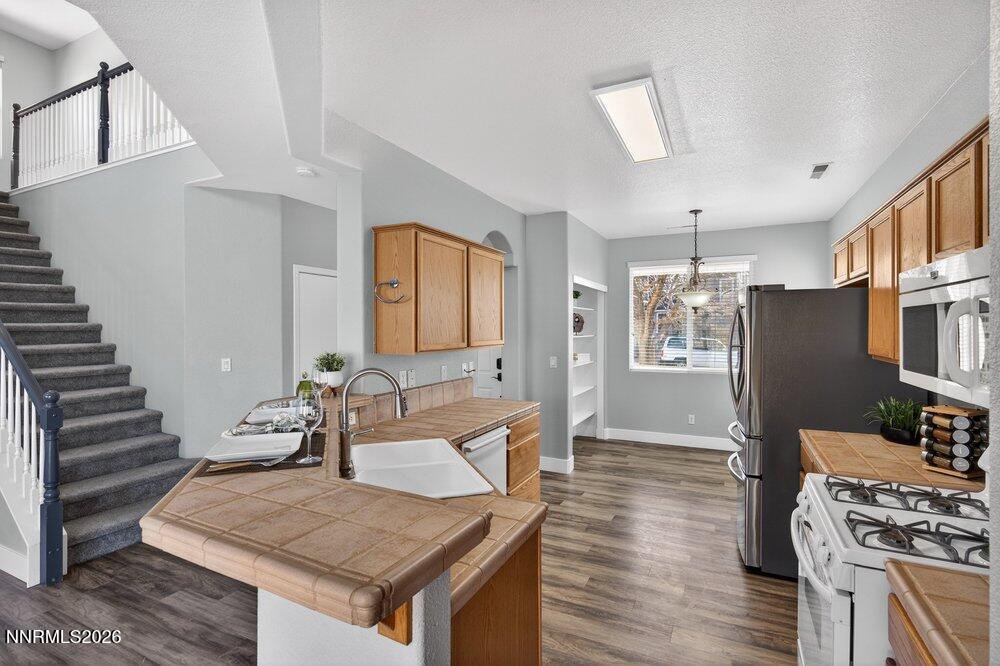 2433 Crestone Drive Reno, NV 89523 - Photo 14 of 45 014_dsc03022_18