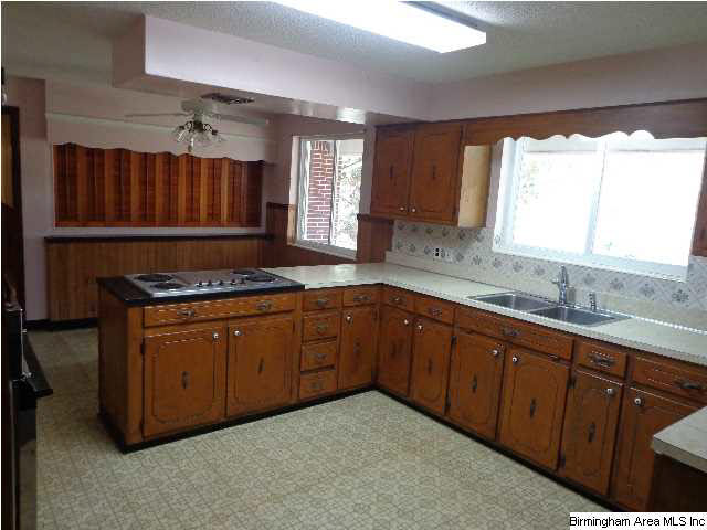127 Walker Avenue Bessemer, AL 35023 - Photo 7 of 15