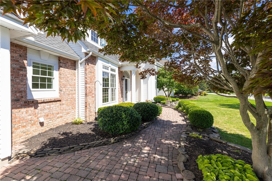 18 Split Rail Rochester, NY 14625 - Photo 2 of 39