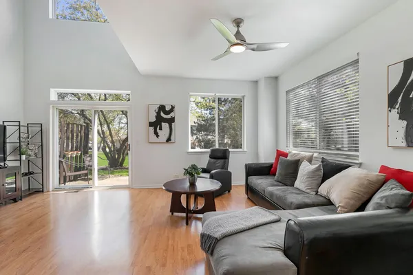 $259,900 | 1431 Doolittle Lane, Grayslake, IL 60030