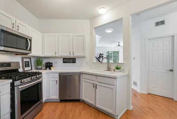 $259,900 | 1431 Doolittle Lane, Grayslake, IL 60030