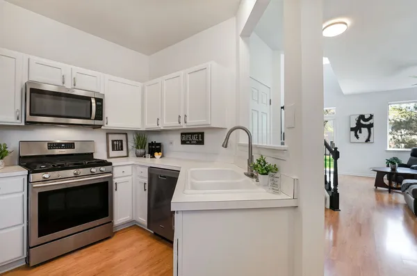$259,900 | 1431 Doolittle Lane, Grayslake, IL 60030