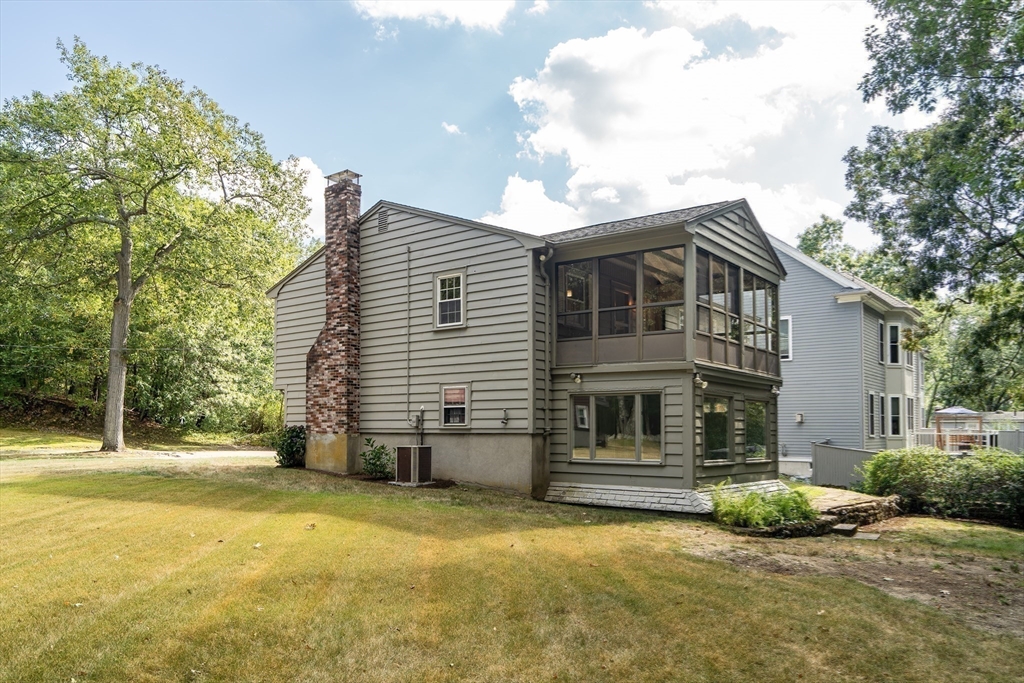 139 Newfield Street Boston, MA 02132 - Photo 34 of 35