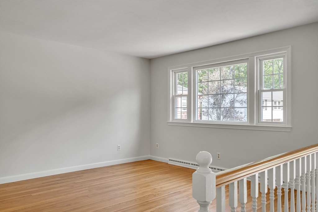 139 Newfield Street Boston, MA 02132 - Photo 4 of 35