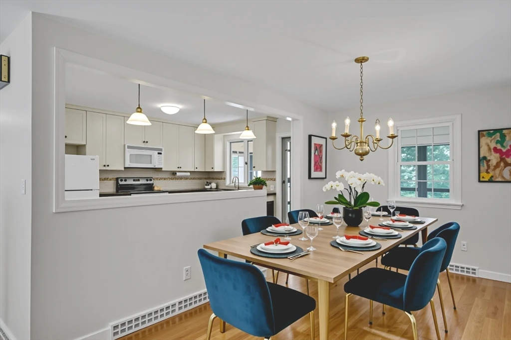 139 Newfield Street Boston, MA 02132 - Photo 5 of 35