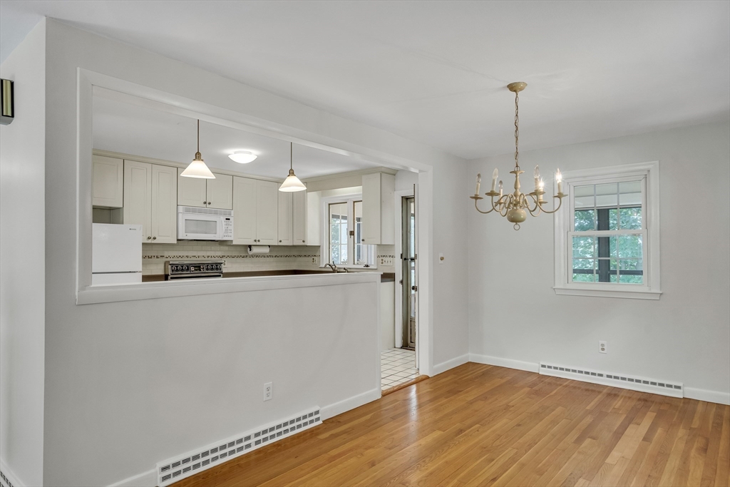 139 Newfield Street Boston, MA 02132 - Photo 6 of 35