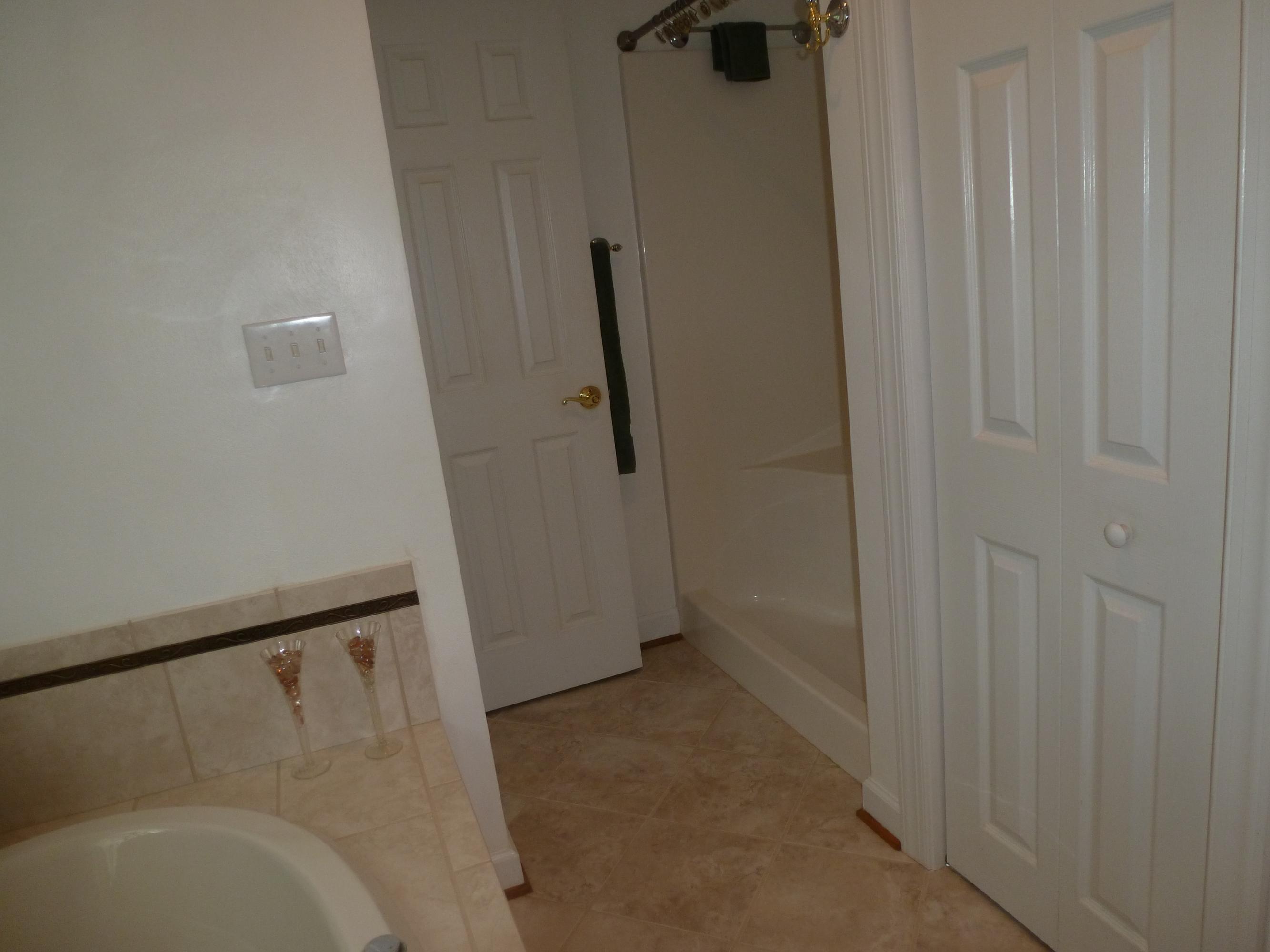 5114 Castle Rock Road Roanoke, VA 24018 - Photo 15 of 22 P1010016