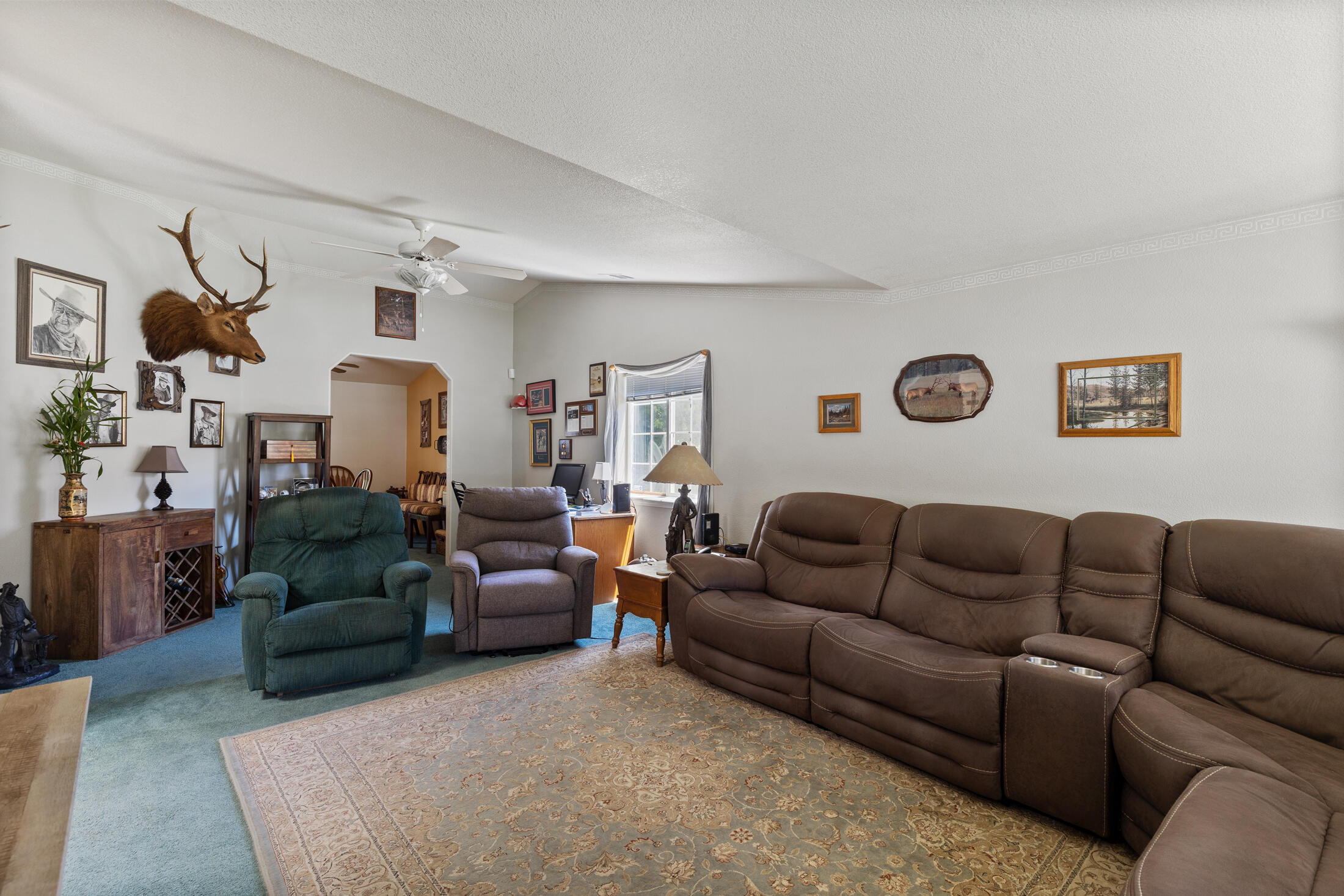 1611 West Harbeck Road Grants Pass, OR 97527 - Photo 5 of 34 0R1A7380